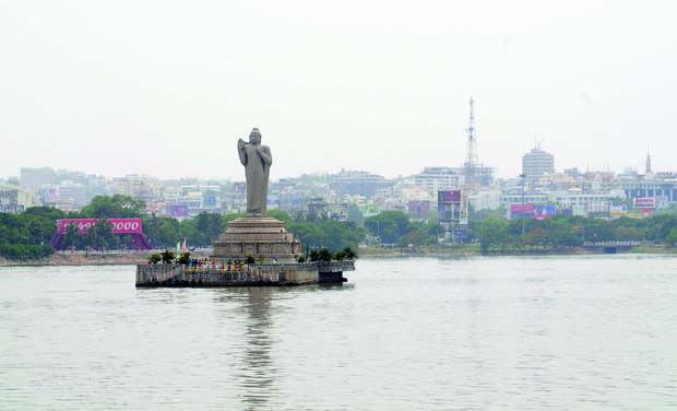 GHMC authorities have reportedly received quotations from some firms to install powerful submersible water pumps of 125 hp, which can easily drain the present capacity of lake of 0.778 TMC. (Photo: DC/File) GHMC authorities have reportedly received quotations from some firms to install powerful submersible water pumps of 125 hp, which can easily drain the present capacity of lake of 0.778 TMC. (Photo: DC/File)